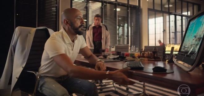 Dinheiro de &Aacute;lvaro vem de neg&oacute;cios escusos