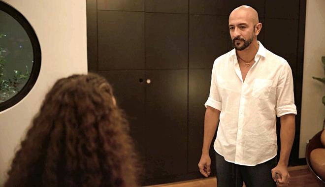 O bandido expulsa Verena de Casa