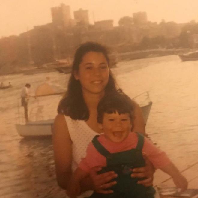 Ni&ntilde;o convertido en gal&aacute;n