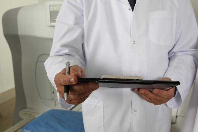 Onore al medico, all'infermiere e a tutto il personale sanitario coinvolto negli Ospedali d'Italia 