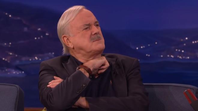 John Cleese ( Nick quase sem cabe&ccedil;a)