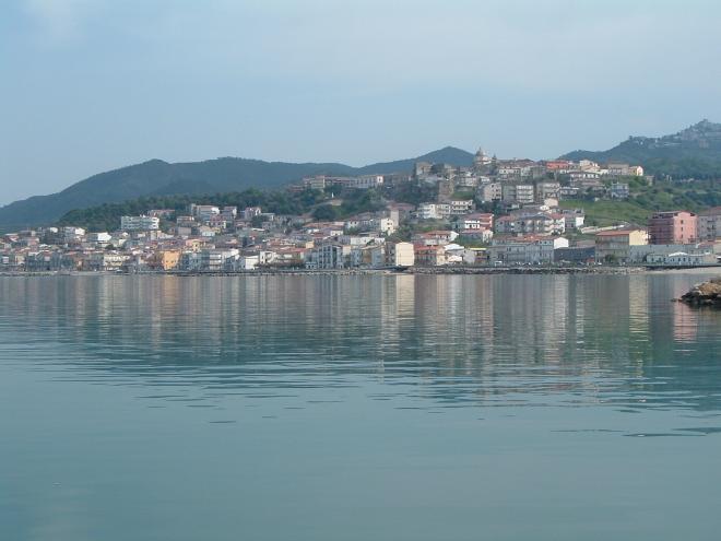 Cariati, il borgo tra le mura
