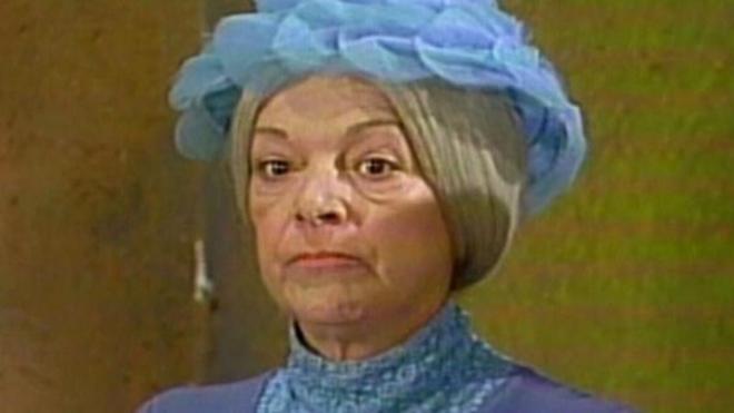 Angelines Fern&aacute;ndez (Dona Clotilde)