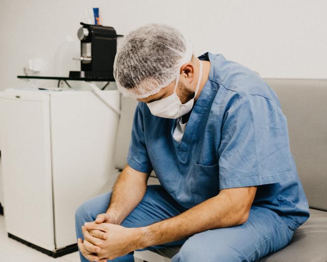 395 d&eacute;c&egrave;s enregistr&eacute;s en 24 heures pour 19 718 morts depuis le d&eacute;but de l'&eacute;pid&eacute;mie