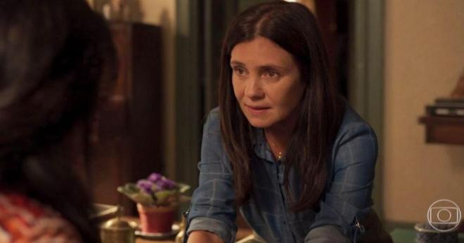 Adriana Esteves (Carminha)