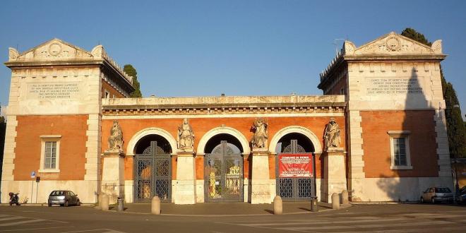 La citazione 'Non fu mai impallato' inserita sulla lapide