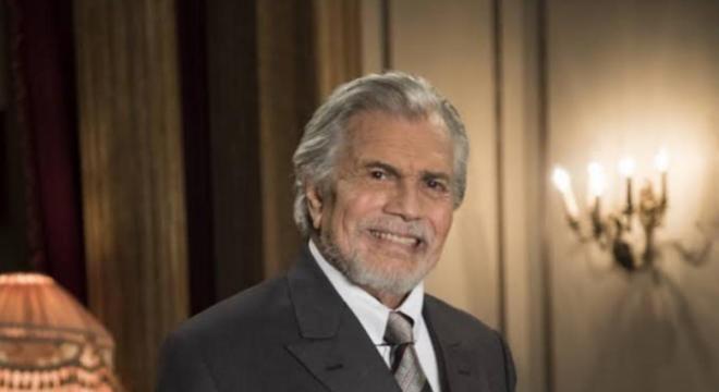 O veterano Tarc&iacute;sio Meira