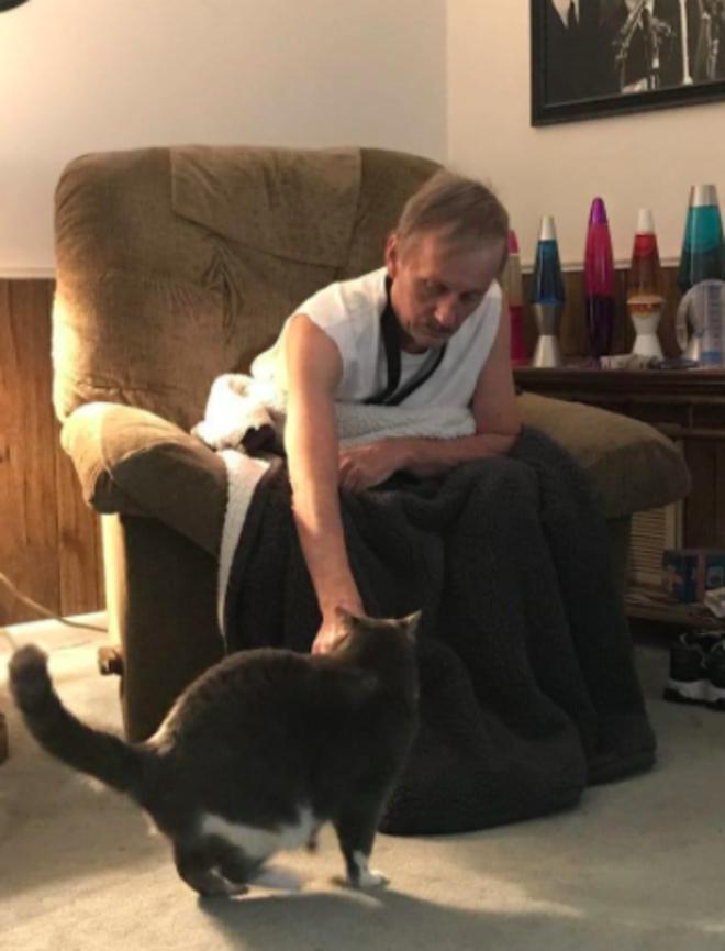 Son chat le sauve d&rsquo;un arr&ecirc;t cardiaque