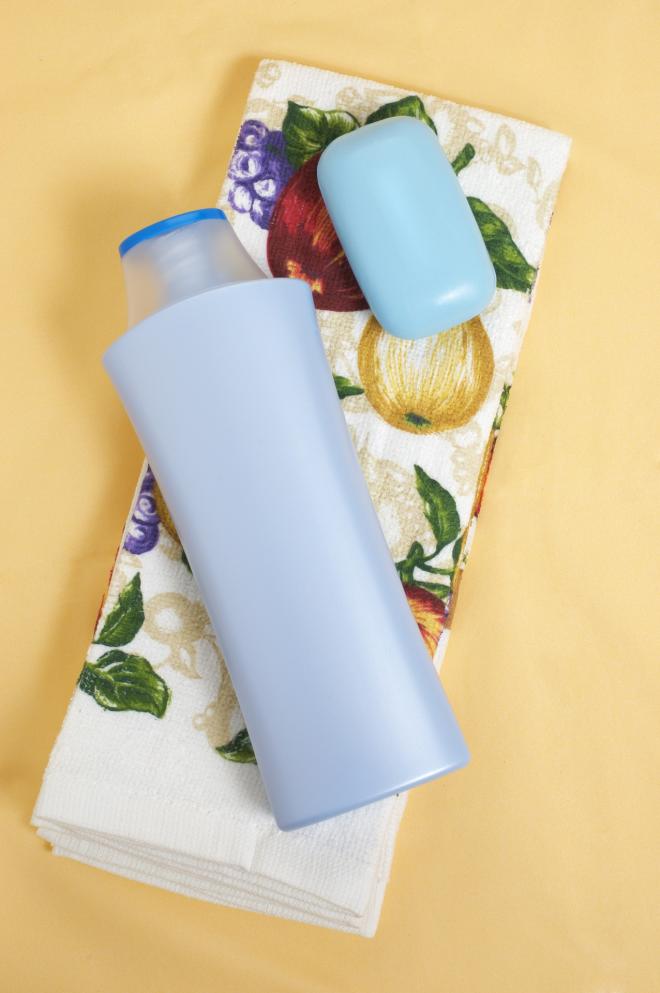 Usar shampoo antires&iacute;duos regularmente