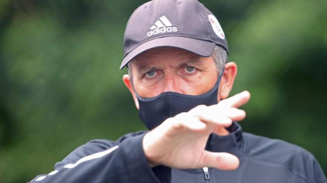 Un milieu de terrain d'exp&eacute;rience