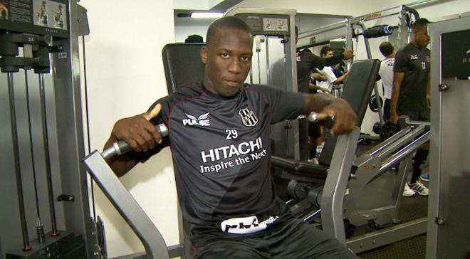 Luis Adv&iacute;ncula