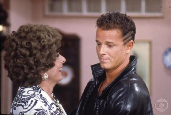 'Sai de Baixo' (1998)