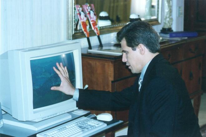 Relacionamentos atrav&eacute;s de internet