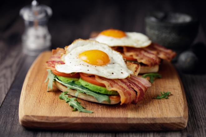 Toast con uovo