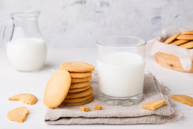 Latte e biscotti