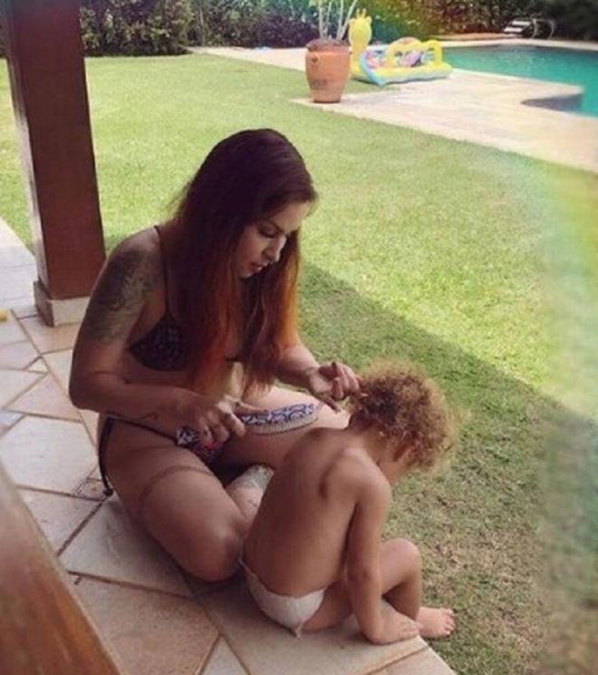 M&atilde;e de 1 filha