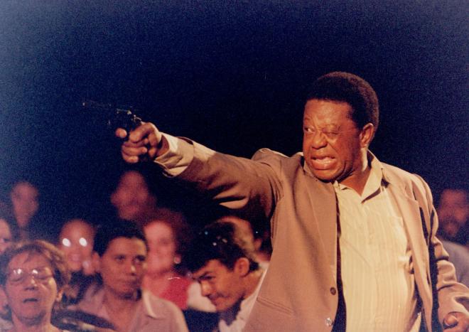 'Decad&ecirc;ncia' (1995)