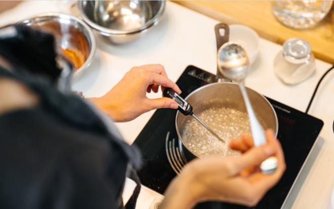 Term&ocirc;metro e balan&ccedil;as 