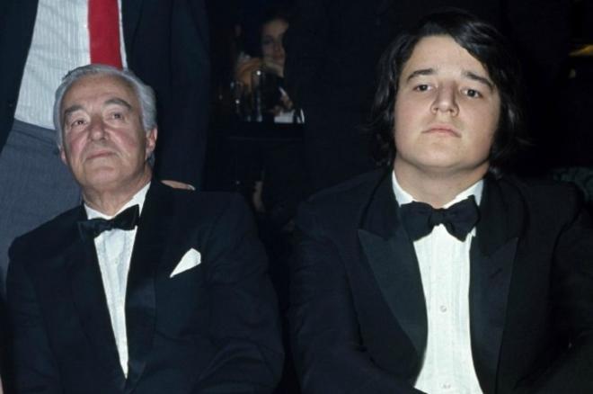 Nato a Roma, &egrave; figlio d'arte