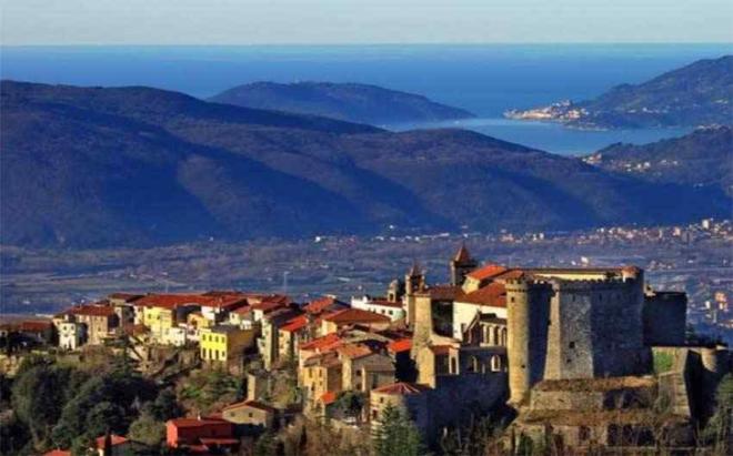 Lunigiana, Castello di Fosdinovo