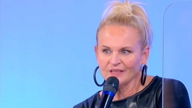 Dominique non si innamora da tanti anni