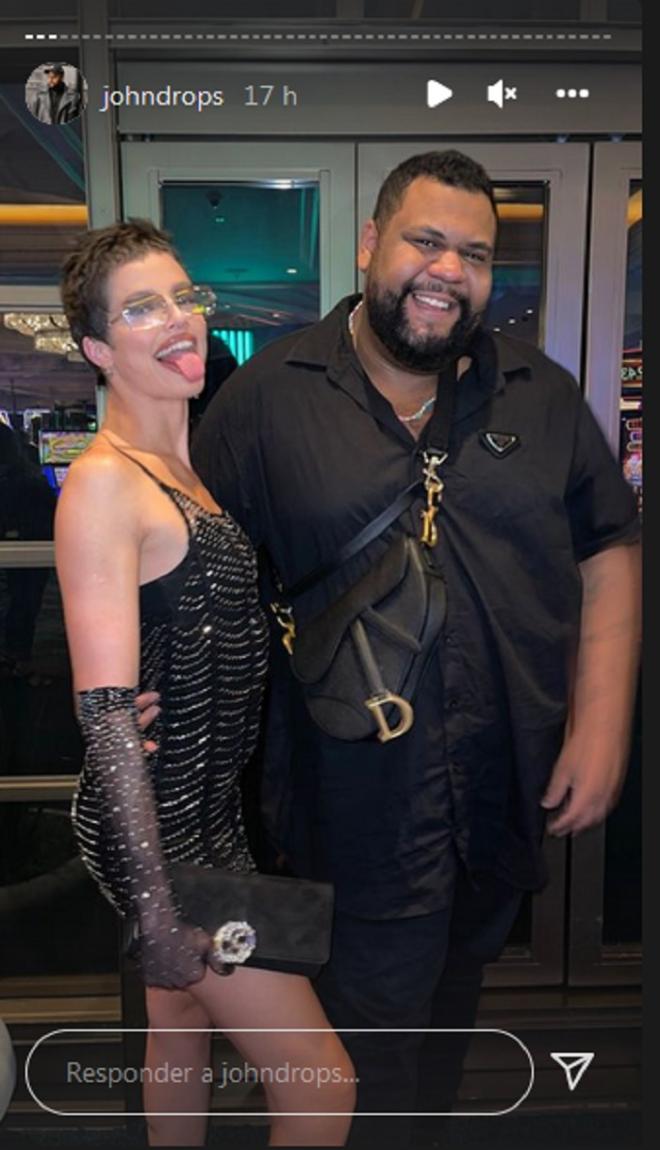 &Aacute;gatha Moreira e John Drops