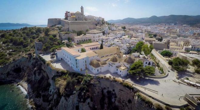 Dalt Vila: 'Citt&agrave; pi&ugrave; Alta'