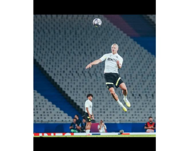 Les Citizens meilleurs en tenue de balle derri&egrave;re le Bar&ccedil;a 