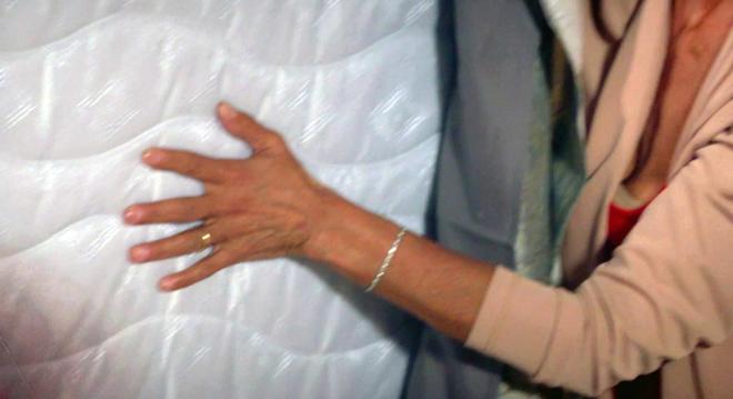Il materasso e gli altri indizi sparsi per casa