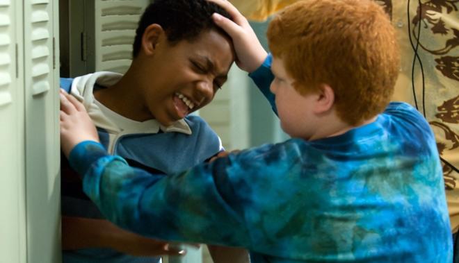 Escolas s&oacute; de brancos