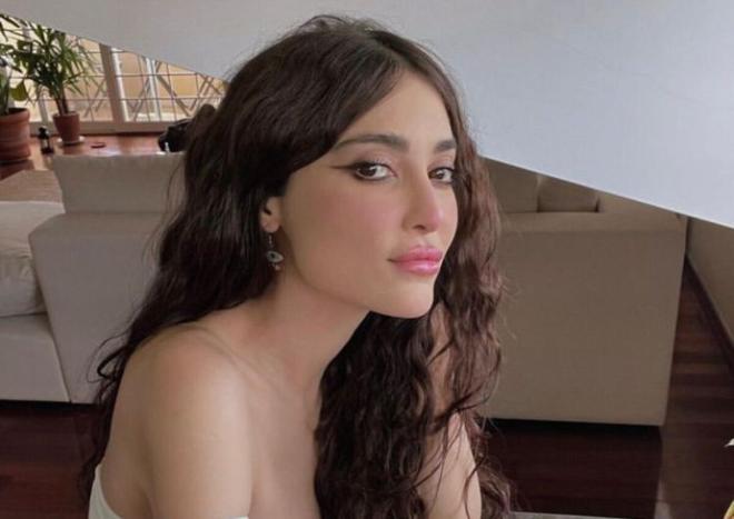 Melike İpek Yalova: passaporto