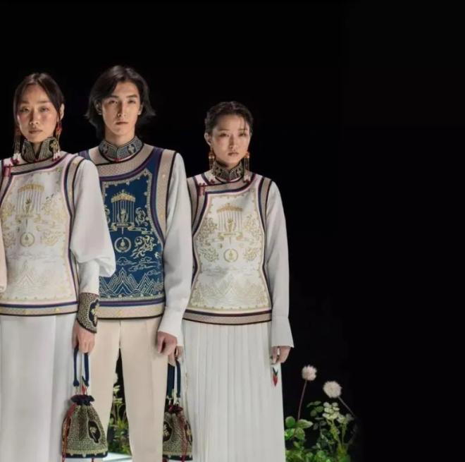 Eleganza e raffinatezza per le divise della Mongolia 
