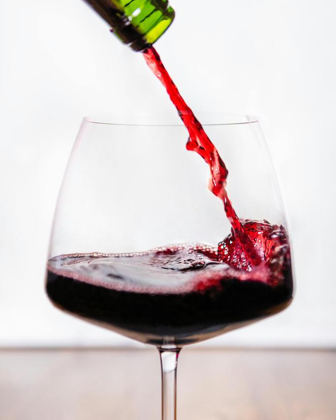 Toro (20 aprile - 20 maggio), vino consigliato: Barolo