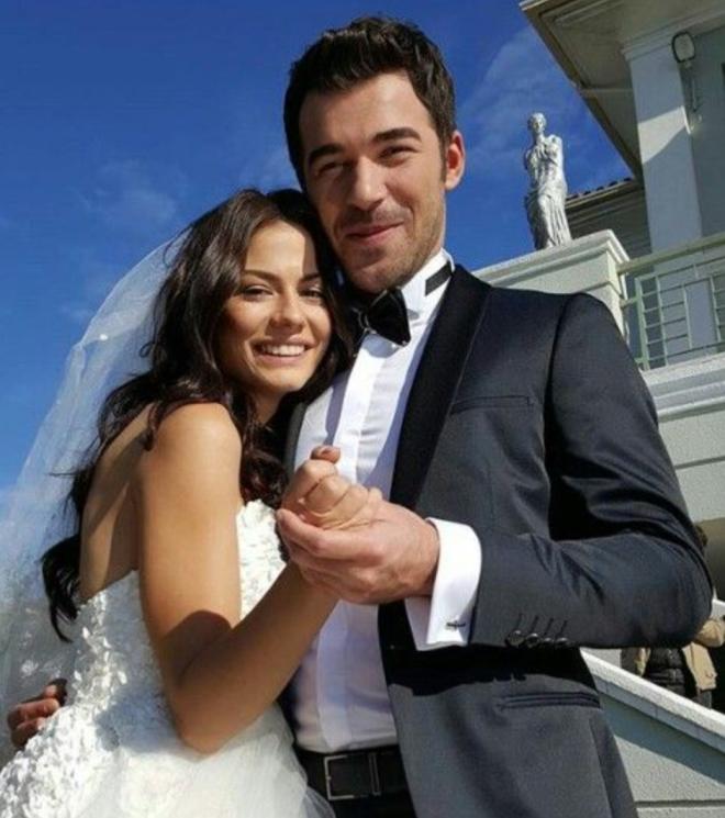 La storia d'amore con Demet Ozdemir