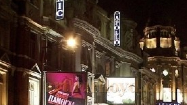 Il crollo del tetto al Teatro Apollo di Londra