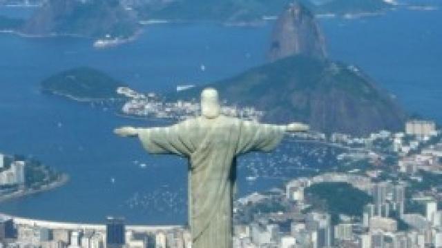 Rio de Janeiro, la protesta in topless