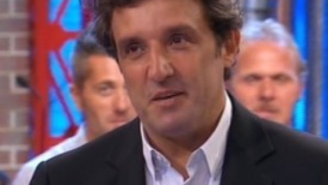 Flavio Insinna conduce "Affari tuoi"