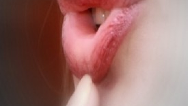 Naike Rivelli foto a luci rosse su Twitter