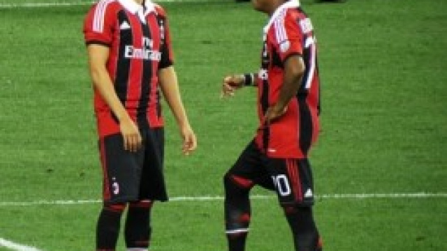 El Shaarawy al fianco di Robinho 