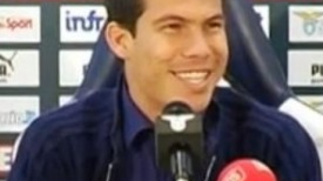 Hernanes in conferenza stampa