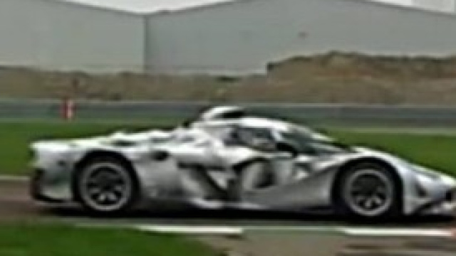 La vettura-laboratorio vista a Fiorano giorni fa.