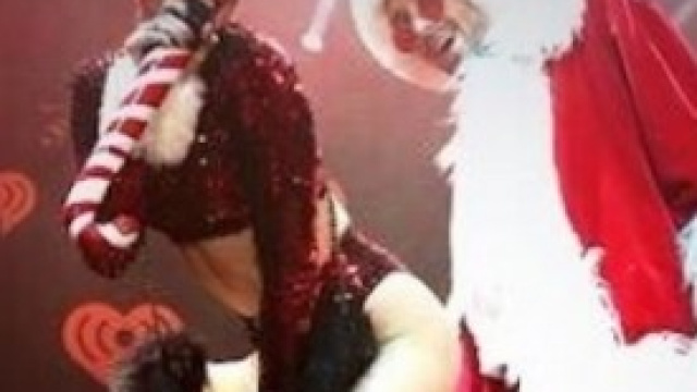 Miley Cyrus e il suo twerking natalizio