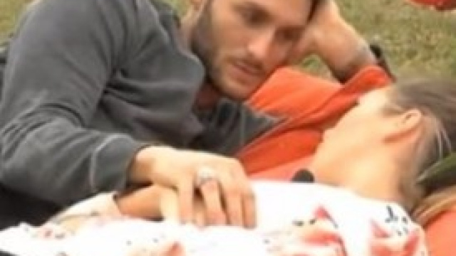 Tommaso e Flavia insieme in esterna