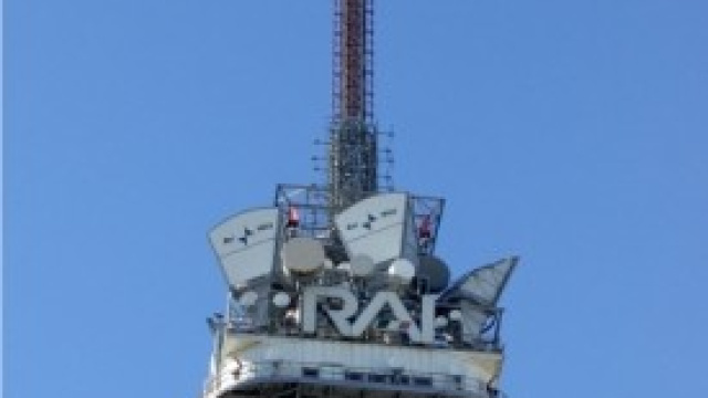 Un'antenna della Rai. Scoppia il caso Canone