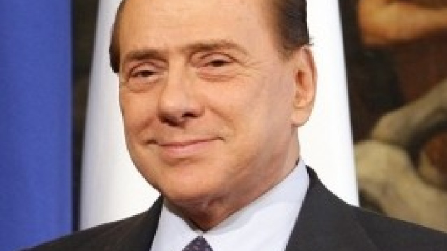 Silvio Berlusconi detta ancora legge