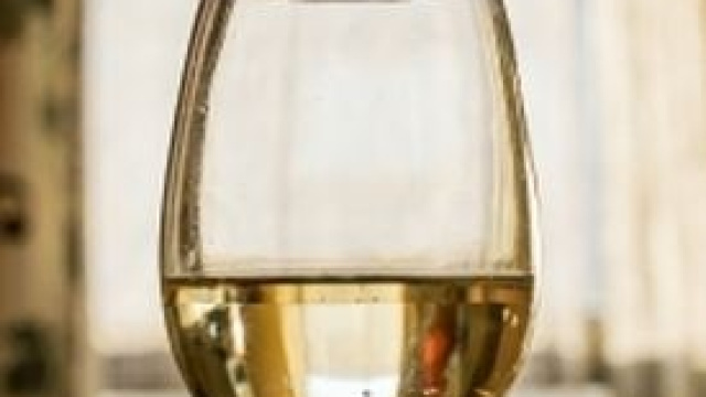 Alcool provoca tumore, etichette come sigarette?