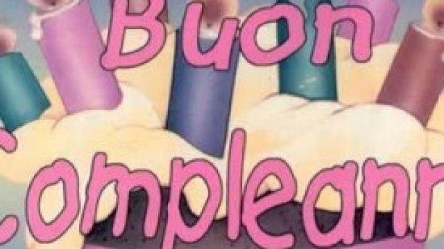 Buon compleanno: frasi e sms divertenti