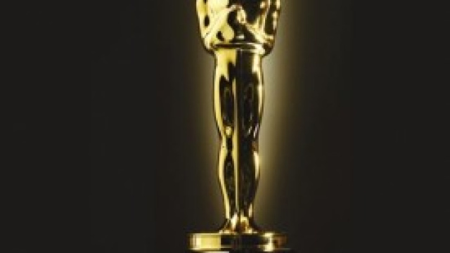 statuetta degli oscar placcata oro