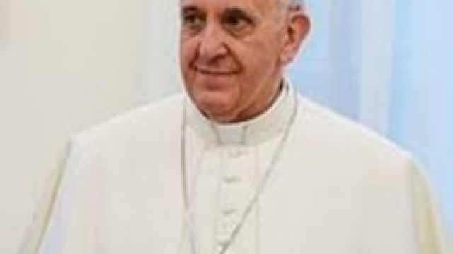 Papa Francesco, messaggio su Internet e social