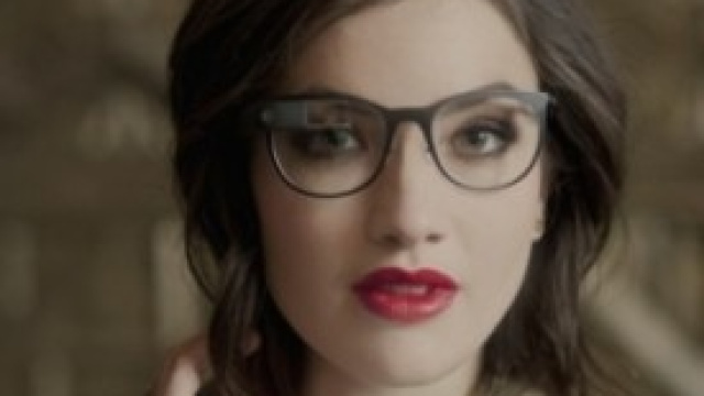 Ecco uno dei quattro nuovi modelli di Google Glass